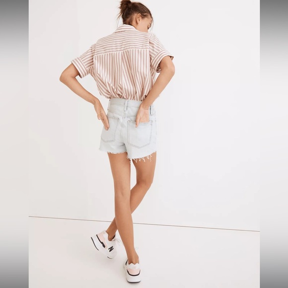 Madewell - Relaxed Denim Shorts in Essen Wash - Picture 2 of 5